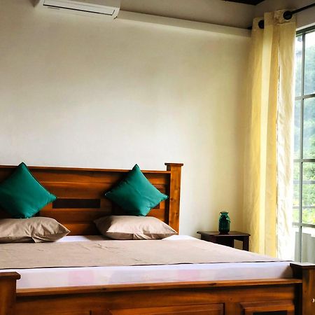 Barefoot Inn Κάντι Εξωτερικό φωτογραφία
