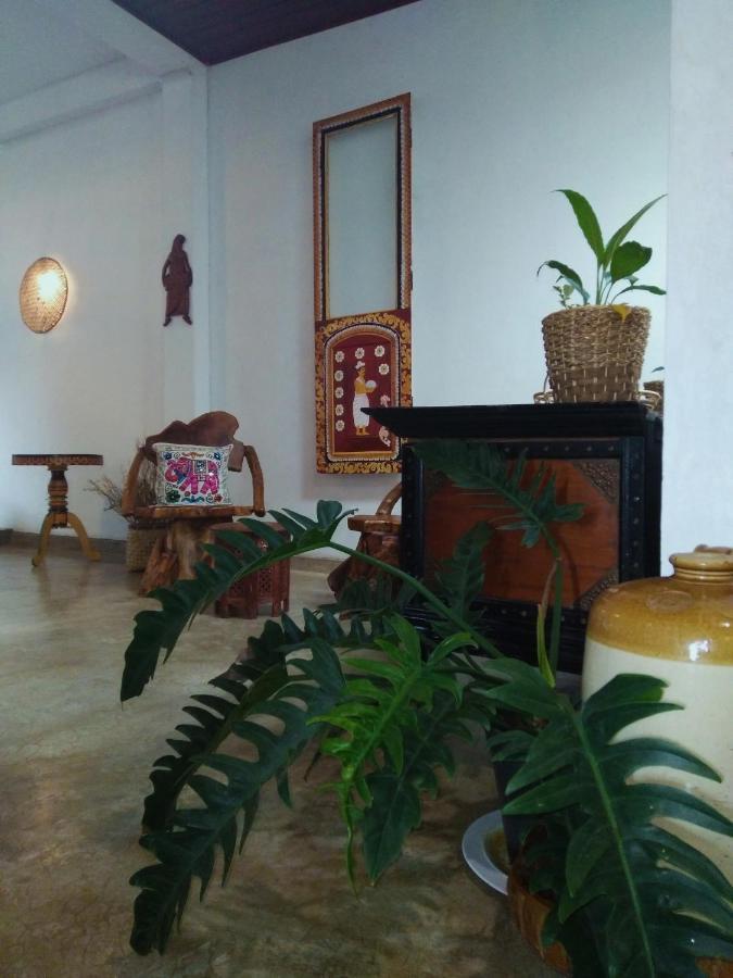 Barefoot Inn Κάντι Εξωτερικό φωτογραφία