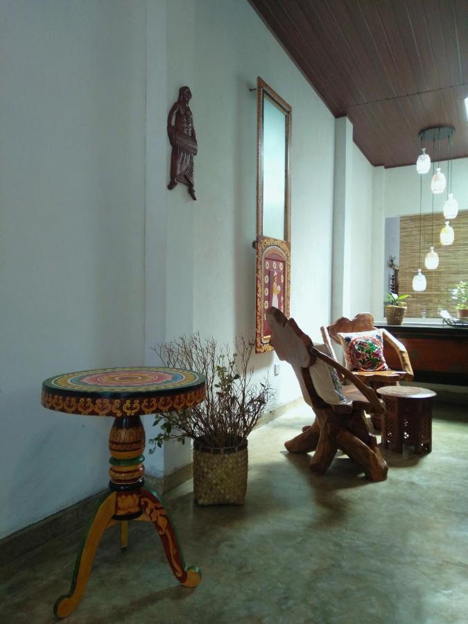 Barefoot Inn Κάντι Εξωτερικό φωτογραφία