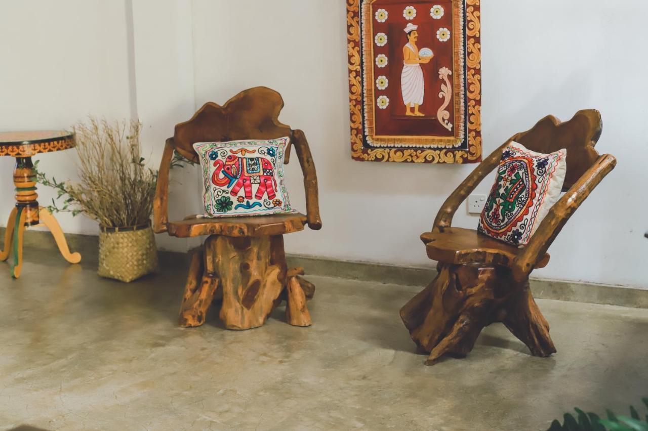 Barefoot Inn Κάντι Εξωτερικό φωτογραφία