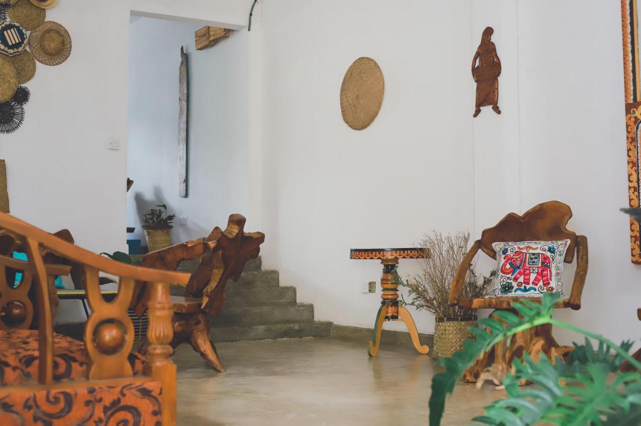 Barefoot Inn Κάντι Εξωτερικό φωτογραφία