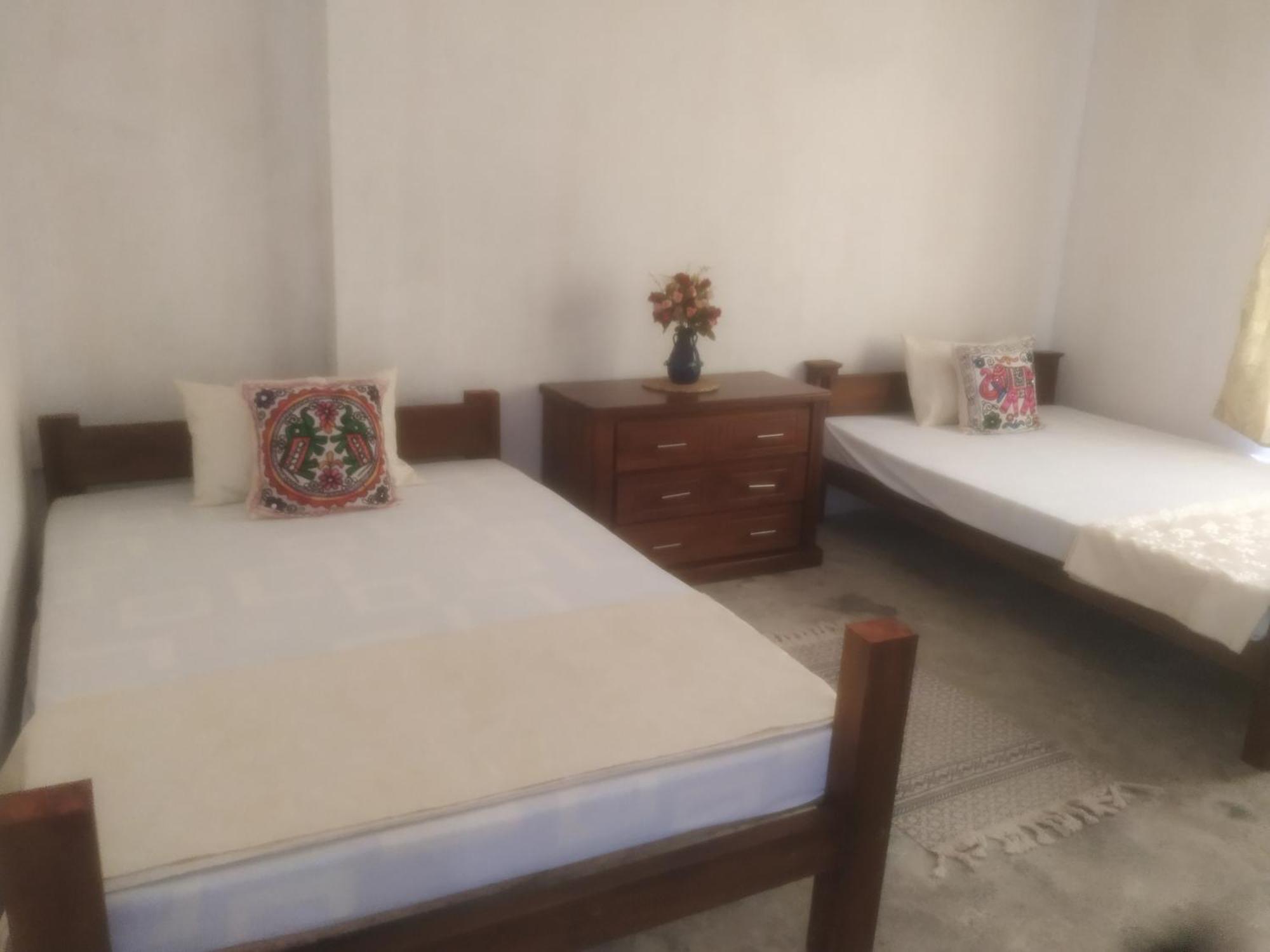 Barefoot Inn Κάντι Εξωτερικό φωτογραφία