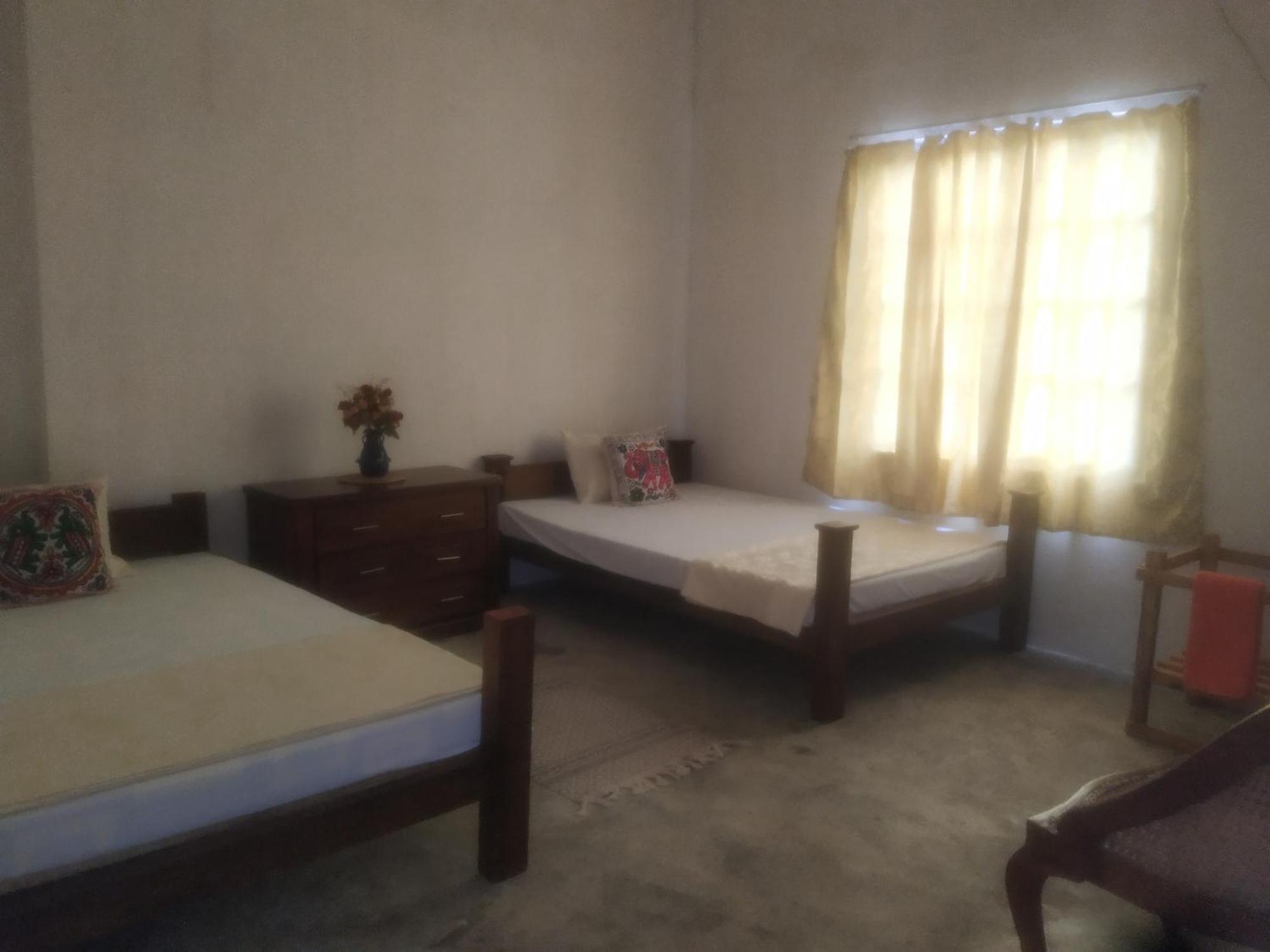 Barefoot Inn Κάντι Εξωτερικό φωτογραφία